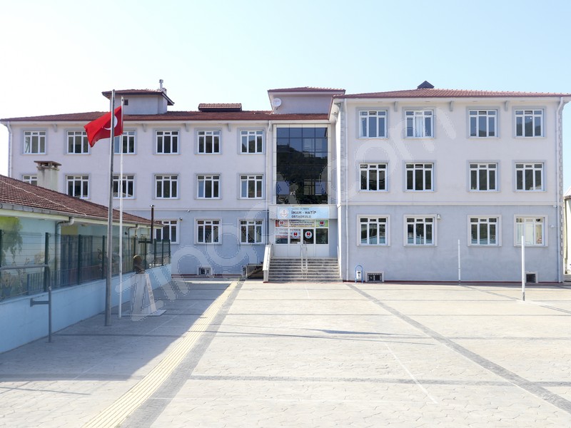 ALTINOVA İMAM HATİP ORTAOKULU