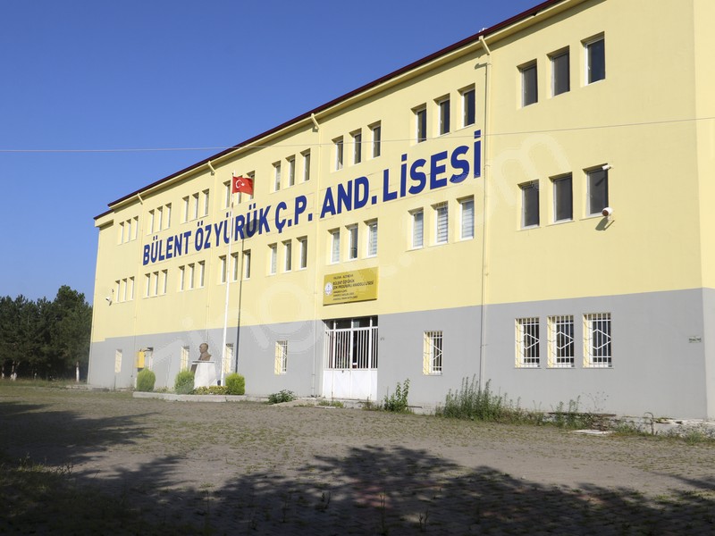 ALTINOVA BÜLENT ÖZYÜRÜK ÇOK PROGRAMLI ANADOLU LİSESİ